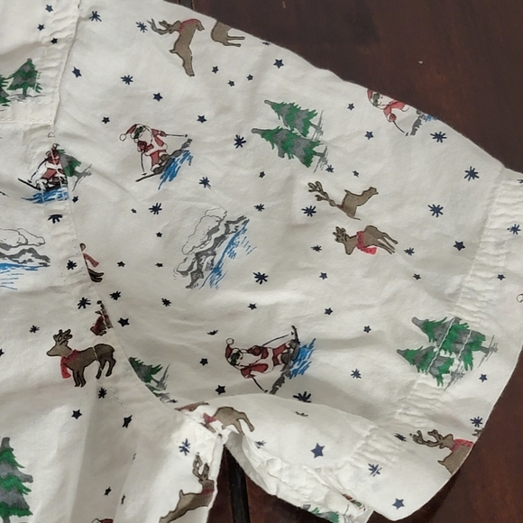 Free Planet Christmas Theme White Button Down Shirt Adult Size Small - Picture 13 of 16